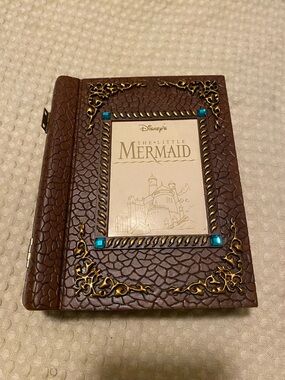 1990's Disney Fairy Tale Watch Collection The Little Mermaid
Watch